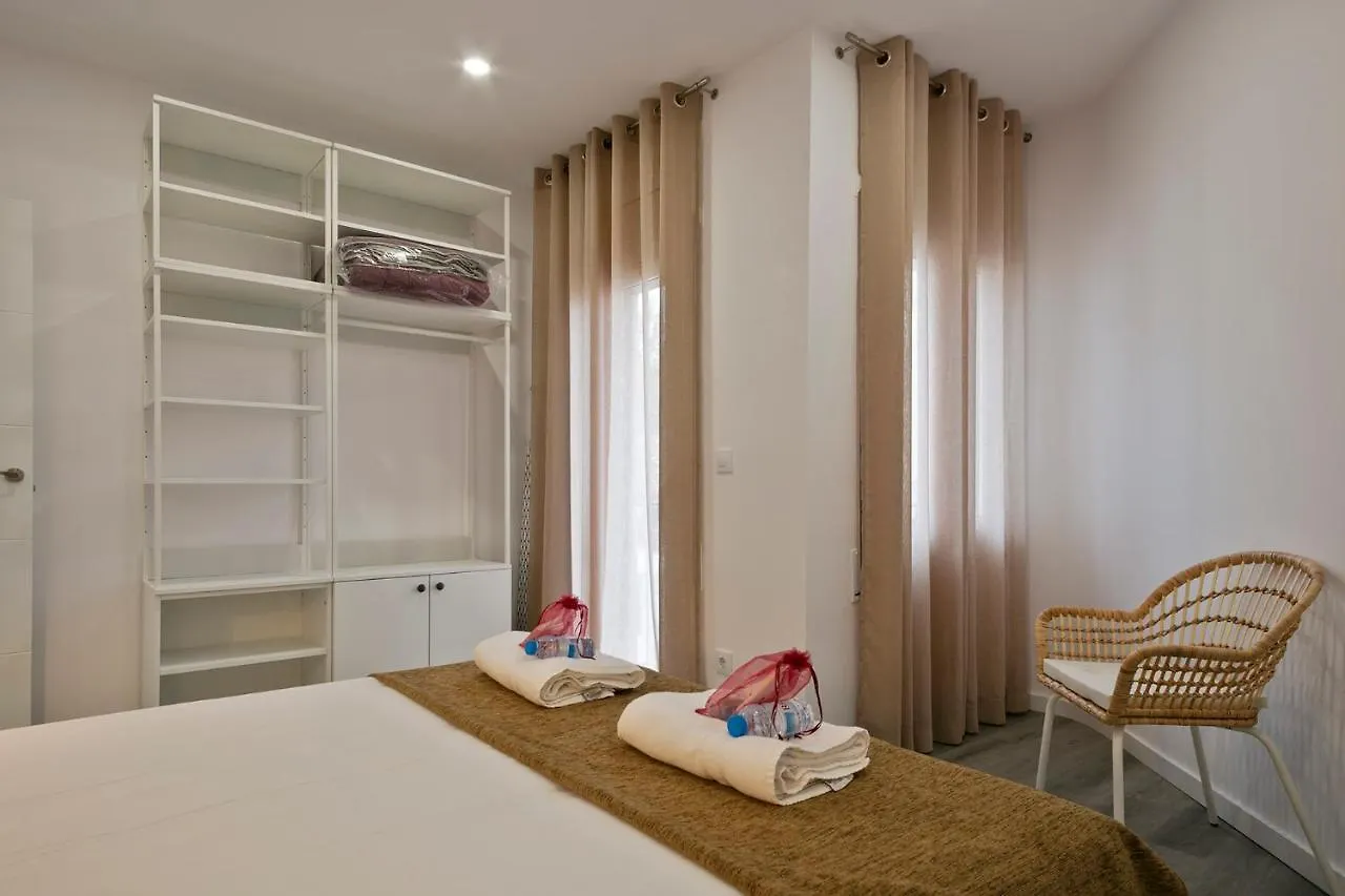 Apartamento Alcam Badalona Roger España