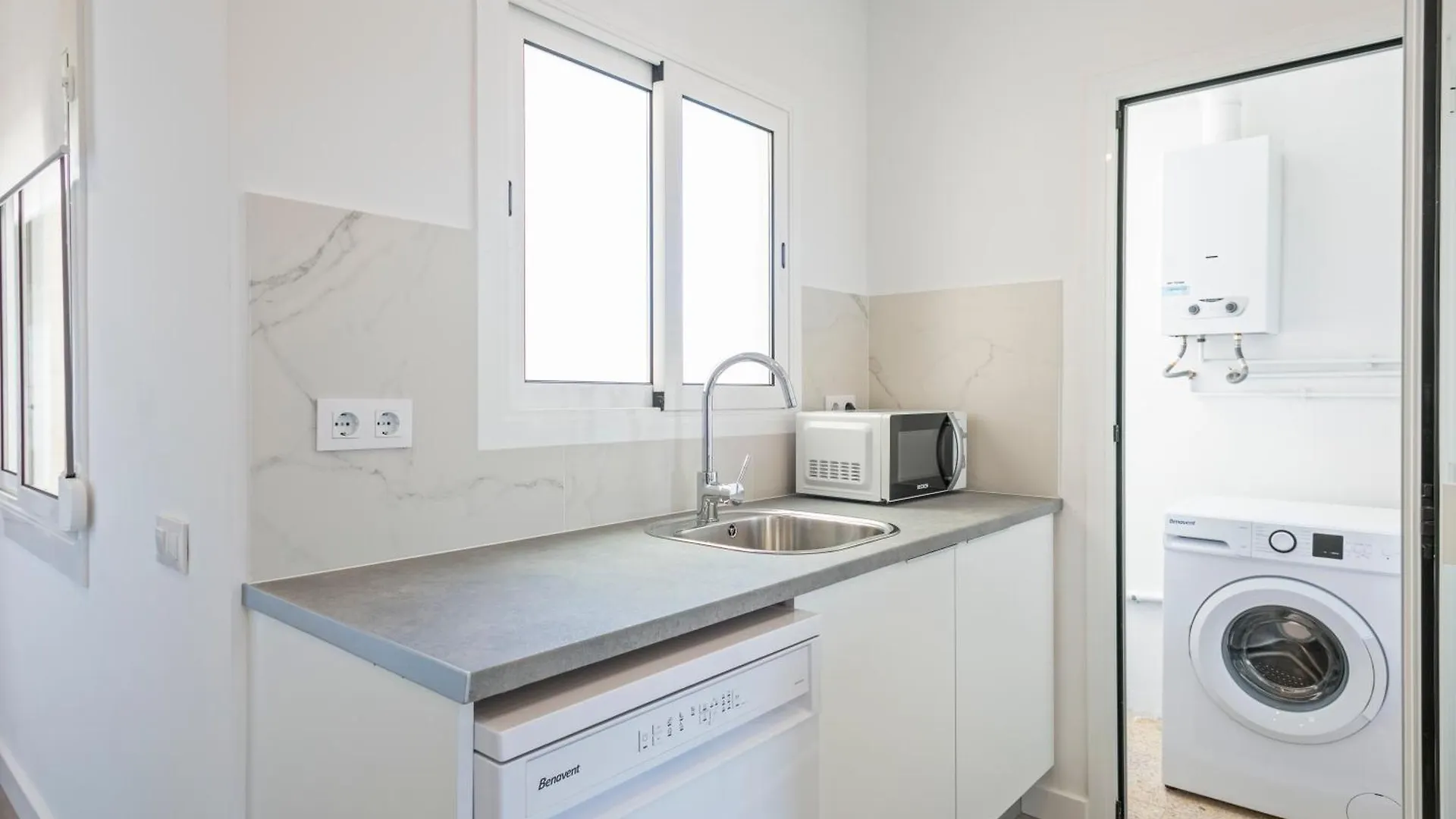 Alcam Badalona Roger Apartment Spain